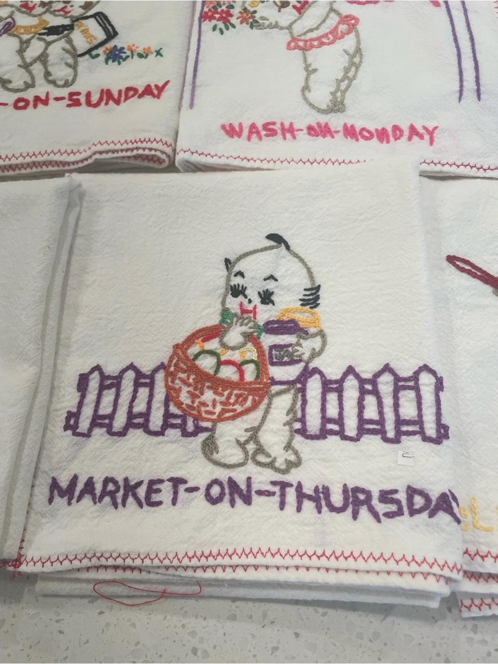 Vtg Embroidered Americana Towel Set Days of the Week Tea/Kitchen Towels
